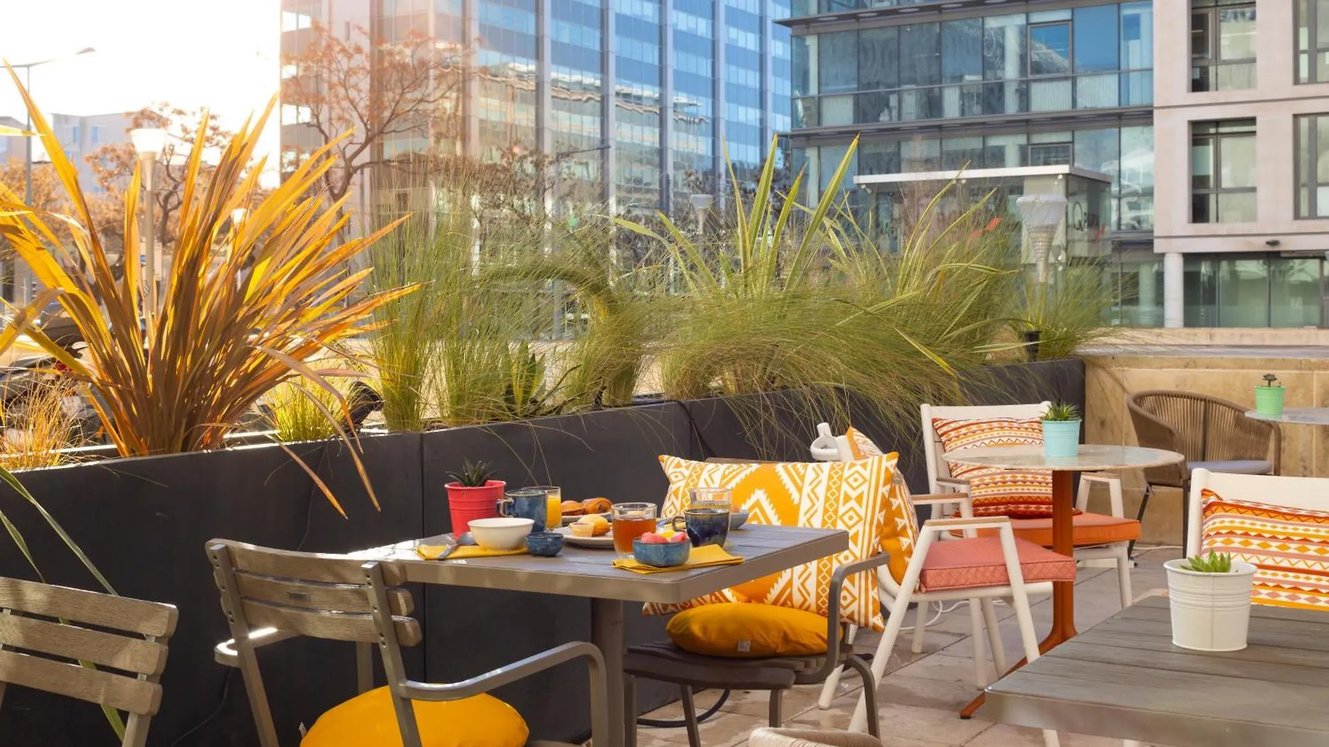 Hotel Ibis Marseille Centre Euromed 3*,