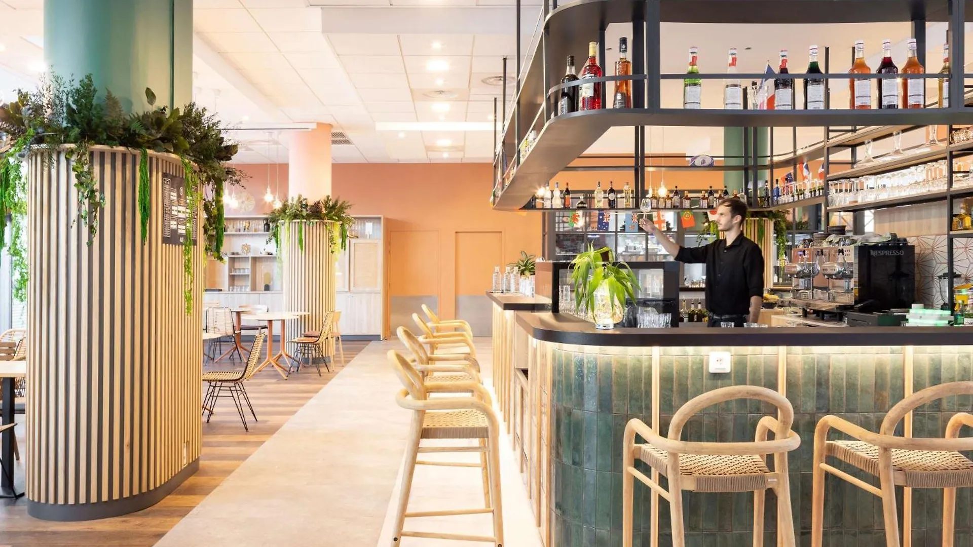 Ibis Marseille Centre Euromed Hotel 3*,