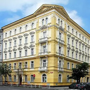 https://assenzio.praguehotelsweb.com