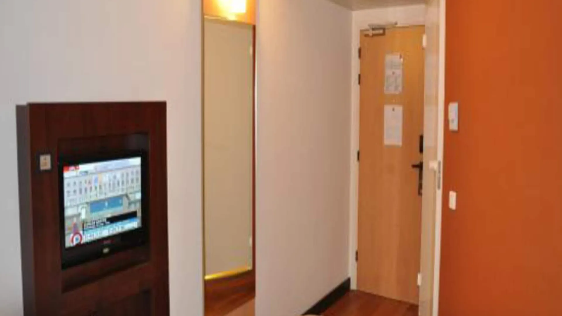 Ibis Marseille Centre Euromed Hotell