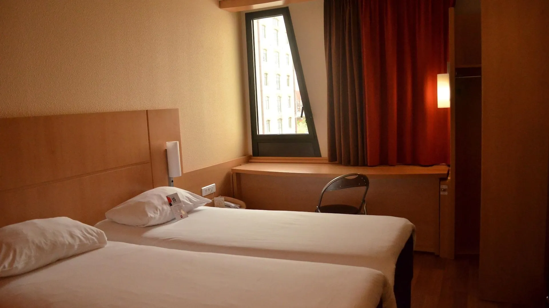 Ibis Marseille Centre Euromed Hotell