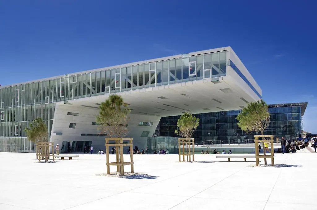 Ibis Marseille Centre Euromed Hotell